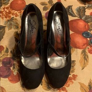 Solanz Lily Black Heels Size 7.5